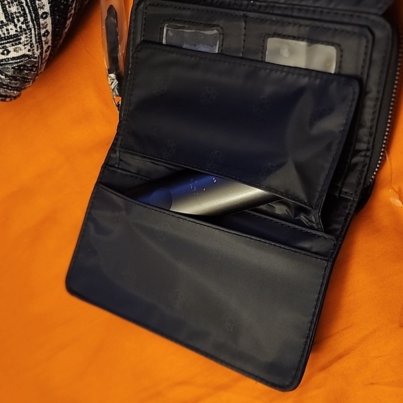 NWT Women Tahari Wallet - Picture 5 of 14